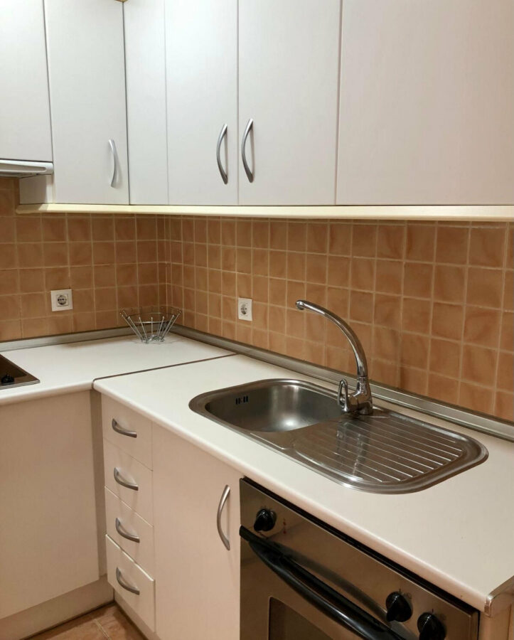 FOR SALE 🏡 Bright Two-Bedroom Apartment by Plaza del Rocío, Steps from the Old Town – Estepona Centre, Estepona 🇪🇸