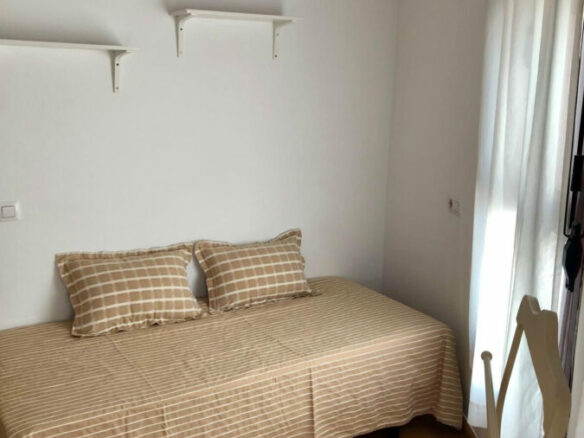FOR SALE 🏡 Bright Two-Bedroom Apartment by Plaza del Rocío, Steps from the Old Town – Estepona Centre, Estepona 🇪🇸