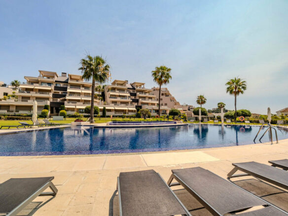 FOR SALE 🏡 Three-Bedroom Garden Apartment with Large Terrace in a Golf Resort – Arrayanes Golf, Benahavís 🇪🇸