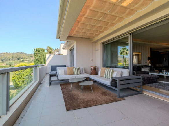 FOR SALE 🏡 Three-Bedroom Garden Apartment with Large Terrace in a Golf Resort – Arrayanes Golf, Benahavís 🇪🇸
