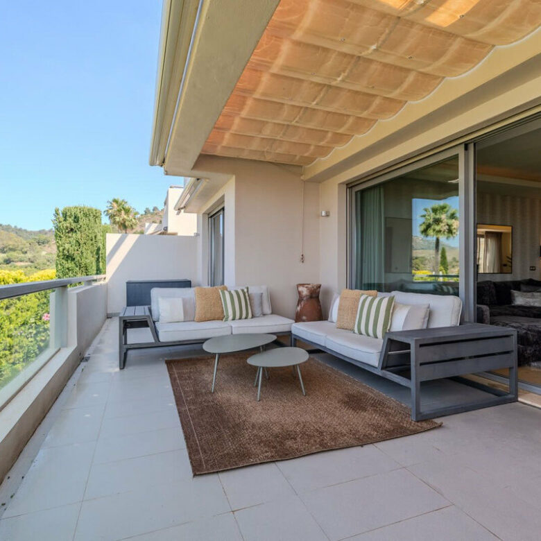 FOR SALE 🏡 Three-Bedroom Garden Apartment with Large Terrace in a Golf Resort – Arrayanes Golf, Benahavís 🇪🇸