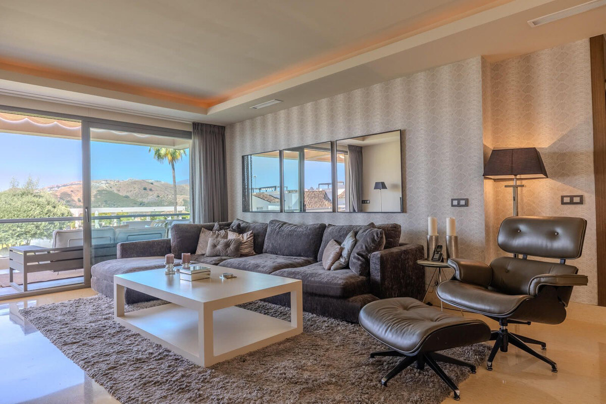 FOR SALE 🏡 Three-Bedroom Garden Apartment with Large Terrace in a Golf Resort – Arrayanes Golf, Benahavís 🇪🇸