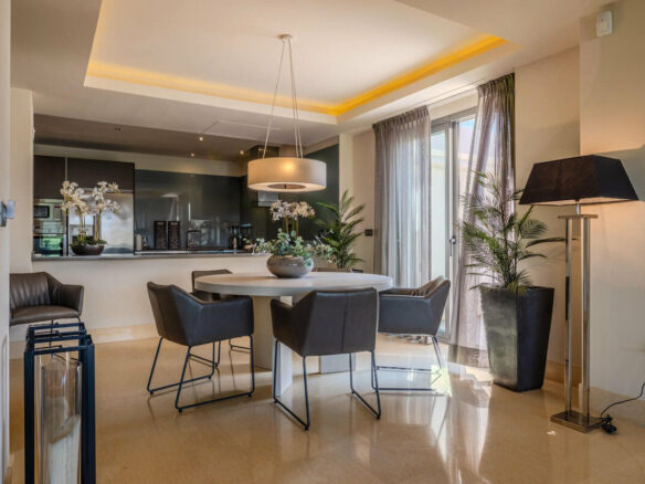 FOR SALE 🏡 Three-Bedroom Garden Apartment with Large Terrace in a Golf Resort – Arrayanes Golf, Benahavís 🇪🇸