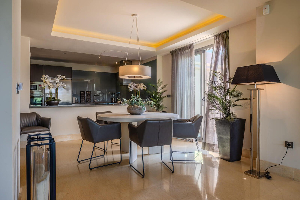 FOR SALE 🏡 Three-Bedroom Garden Apartment with Large Terrace in a Golf Resort – Arrayanes Golf, Benahavís 🇪🇸