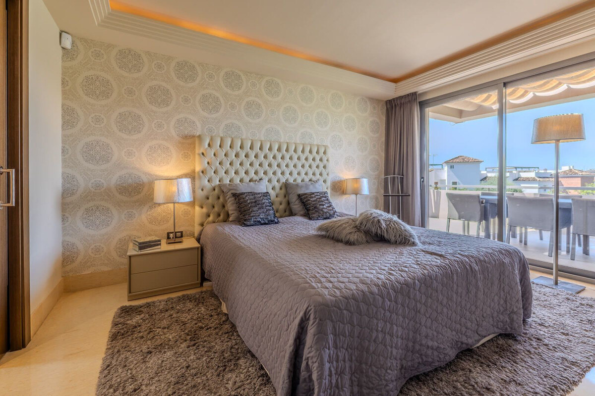 FOR SALE 🏡 Three-Bedroom Garden Apartment with Large Terrace in a Golf Resort – Arrayanes Golf, Benahavís 🇪🇸