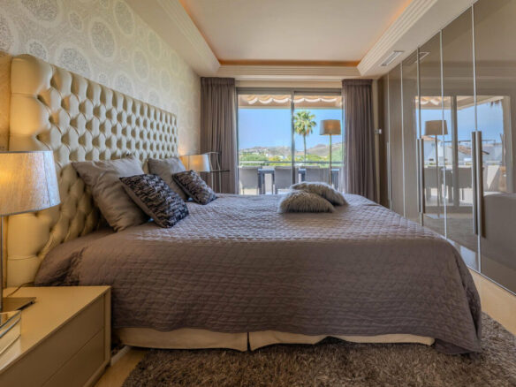 FOR SALE 🏡 Three-Bedroom Garden Apartment with Large Terrace in a Golf Resort – Arrayanes Golf, Benahavís 🇪🇸