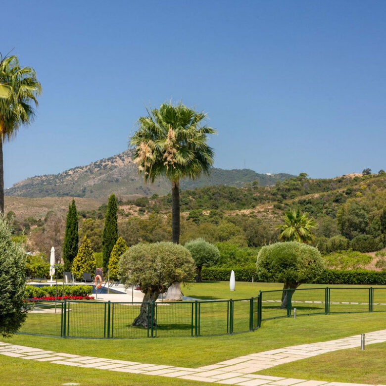 FOR SALE 🏡 Three-Bedroom Garden Apartment with Large Terrace in a Golf Resort – Arrayanes Golf, Benahavís 🇪🇸