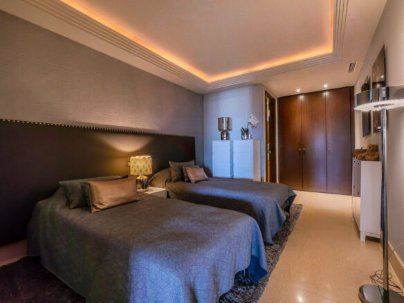 FOR SALE 🏡 Three-Bedroom Garden Apartment with Large Terrace in a Golf Resort – Arrayanes Golf, Benahavís 🇪🇸