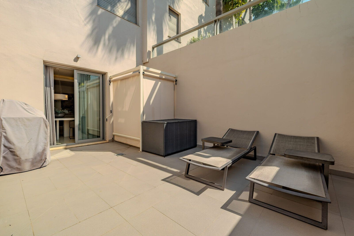 FOR SALE 🏡 Three-Bedroom Garden Apartment with Large Terrace in a Golf Resort – Arrayanes Golf, Benahavís 🇪🇸
