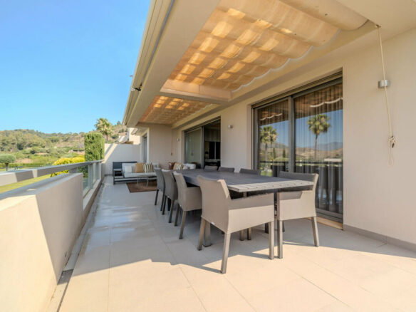 FOR SALE 🏡 Three-Bedroom Garden Apartment with Large Terrace in a Golf Resort – Arrayanes Golf, Benahavís 🇪🇸