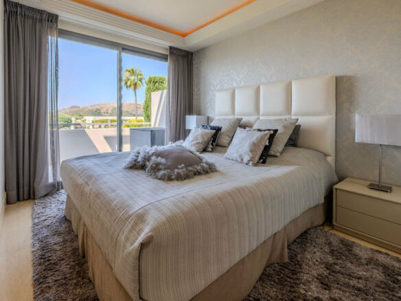 FOR SALE 🏡 Three-Bedroom Garden Apartment with Large Terrace in a Golf Resort – Arrayanes Golf, Benahavís 🇪🇸