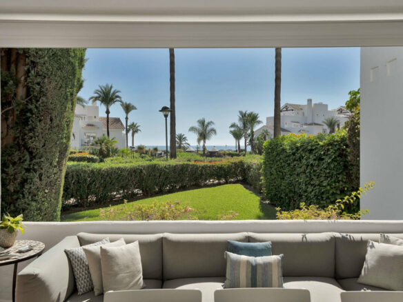 FOR SALE 🏡 Beachfront Garden Apartment in a Gated Community – Los Monteros, Marbella East 🇪🇸