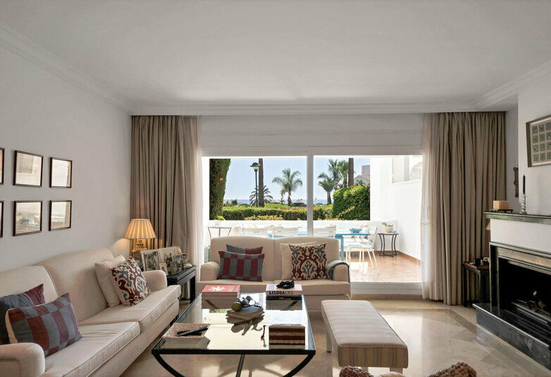 FOR SALE 🏡 Beachfront Garden Apartment in a Gated Community – Los Monteros, Marbella East 🇪🇸