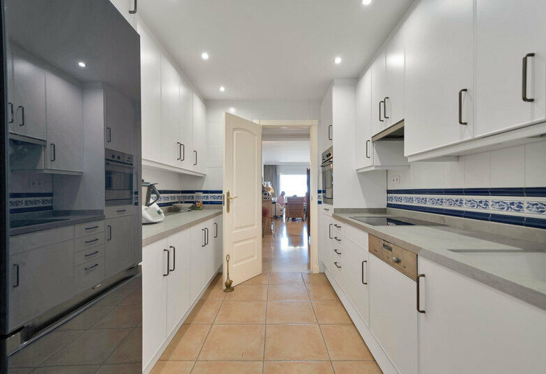 FOR SALE 🏡 Beachfront Garden Apartment in a Gated Community – Los Monteros, Marbella East 🇪🇸