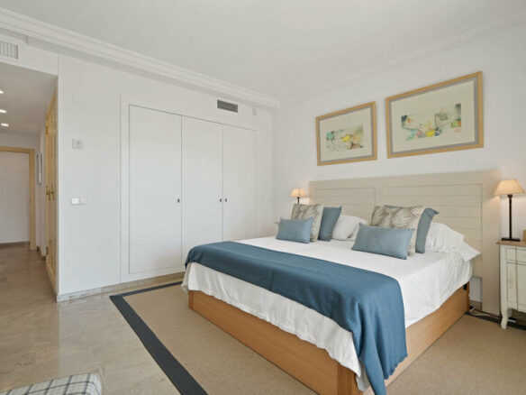 FOR SALE 🏡 Beachfront Garden Apartment in a Gated Community – Los Monteros, Marbella East 🇪🇸