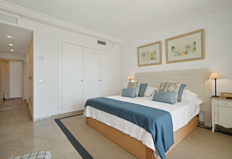 FOR SALE 🏡 Beachfront Garden Apartment in a Gated Community – Los Monteros, Marbella East 🇪🇸
