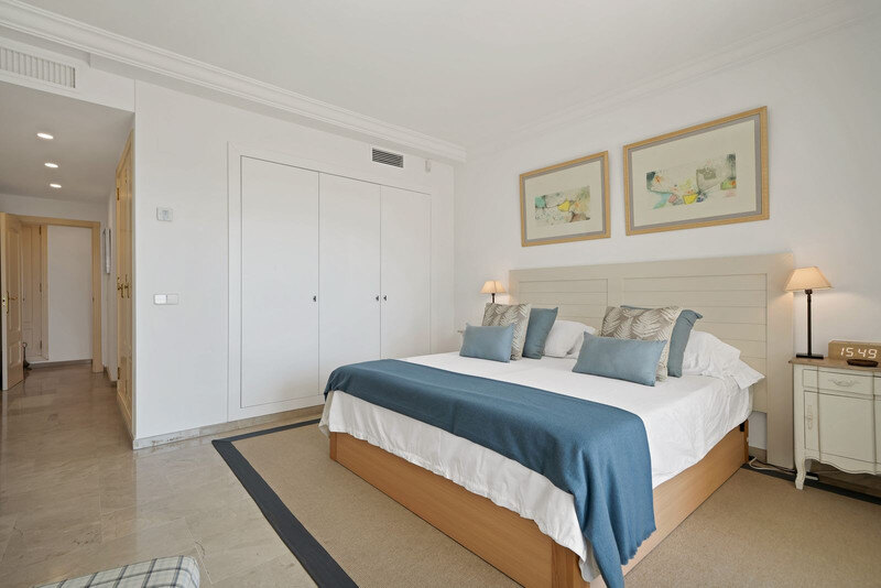 FOR SALE 🏡 Beachfront Garden Apartment in a Gated Community – Los Monteros, Marbella East 🇪🇸
