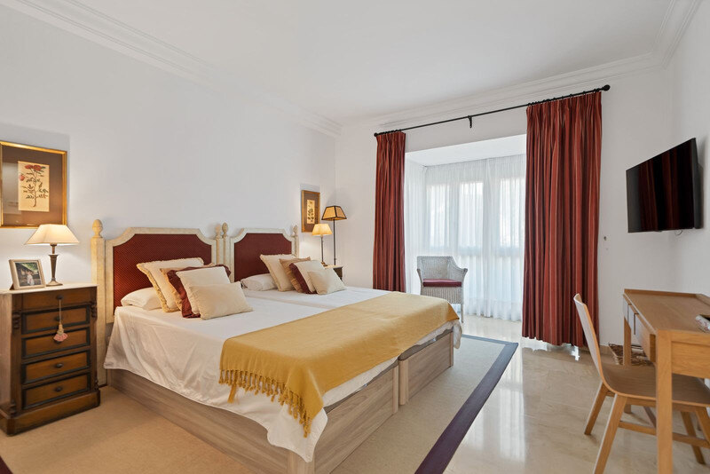 FOR SALE 🏡 Beachfront Garden Apartment in a Gated Community – Los Monteros, Marbella East 🇪🇸