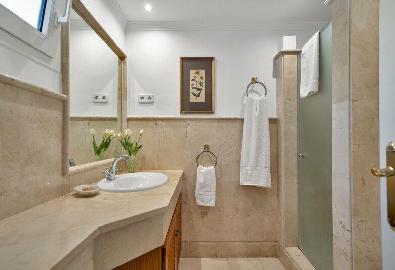 FOR SALE 🏡 Beachfront Garden Apartment in a Gated Community – Los Monteros, Marbella East 🇪🇸