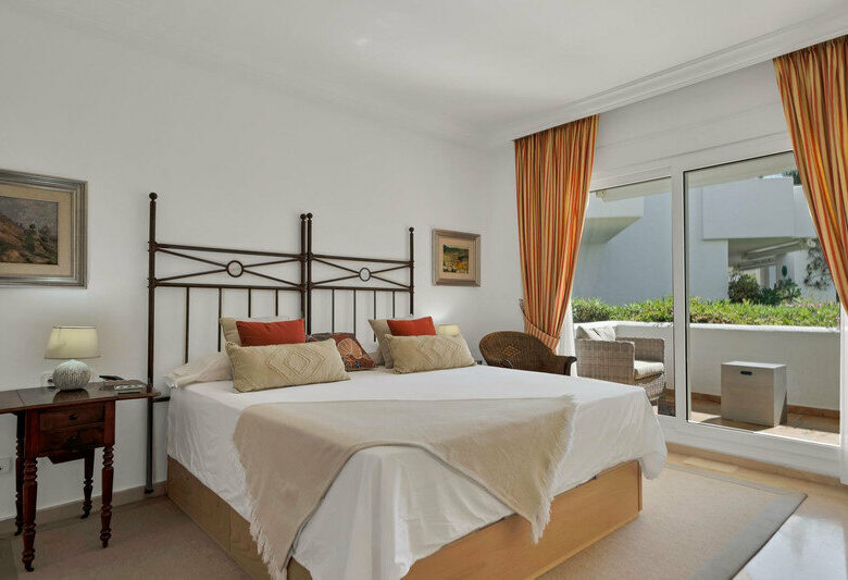 FOR SALE 🏡 Beachfront Garden Apartment in a Gated Community – Los Monteros, Marbella East 🇪🇸