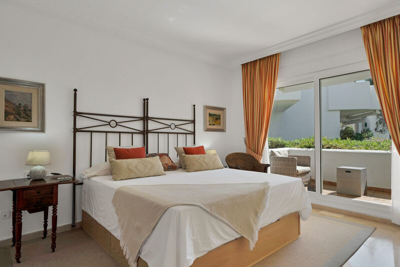 FOR SALE 🏡 Beachfront Garden Apartment in a Gated Community – Los Monteros, Marbella East 🇪🇸