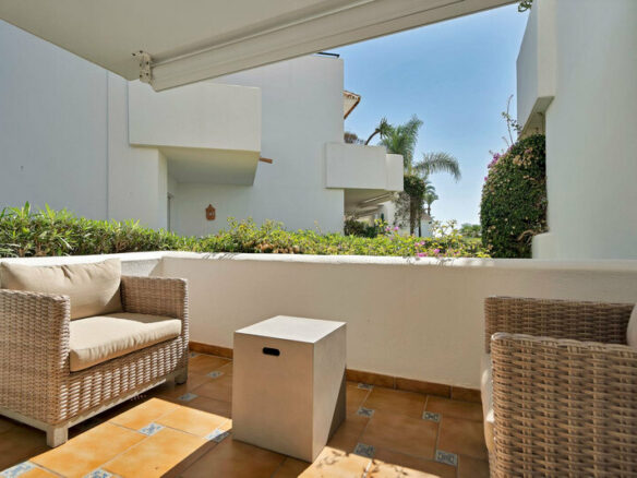 FOR SALE 🏡 Beachfront Garden Apartment in a Gated Community – Los Monteros, Marbella East 🇪🇸