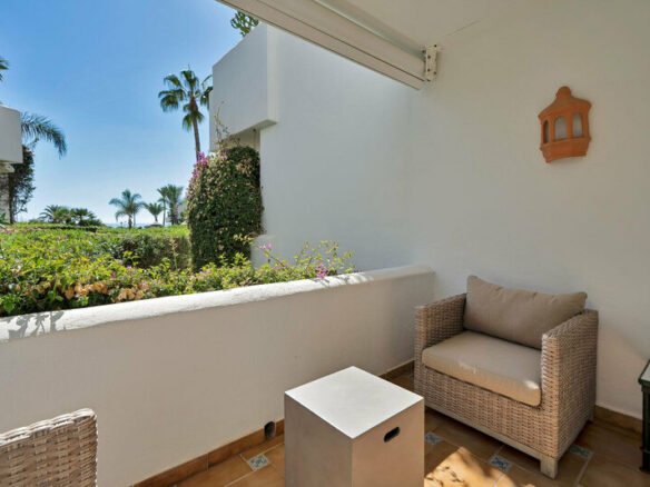 FOR SALE 🏡 Beachfront Garden Apartment in a Gated Community – Los Monteros, Marbella East 🇪🇸