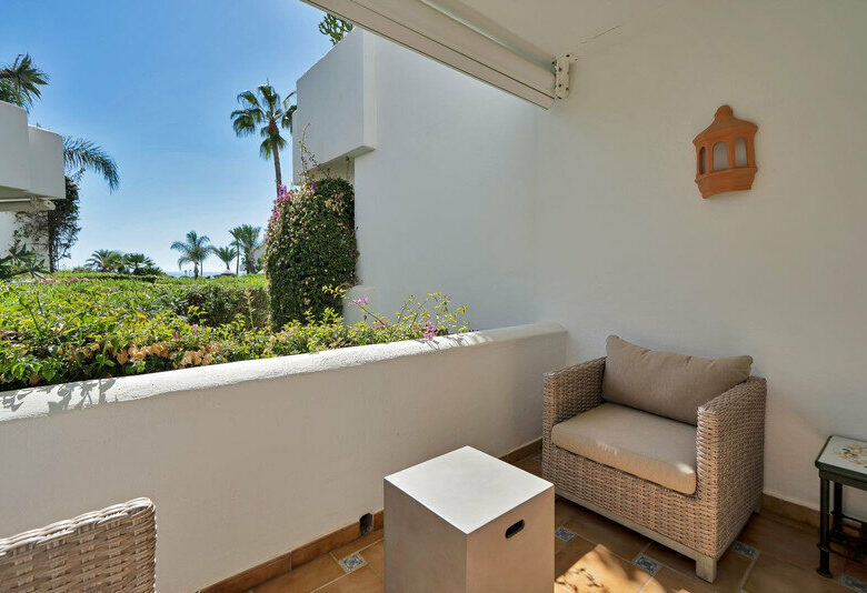 FOR SALE 🏡 Beachfront Garden Apartment in a Gated Community – Los Monteros, Marbella East 🇪🇸