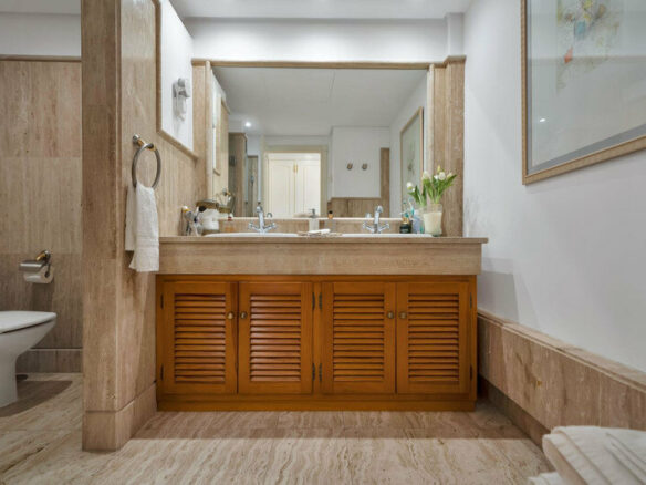 FOR SALE 🏡 Beachfront Garden Apartment in a Gated Community – Los Monteros, Marbella East 🇪🇸