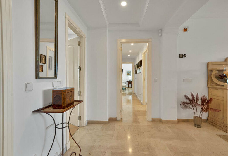 FOR SALE 🏡 Beachfront Garden Apartment in a Gated Community – Los Monteros, Marbella East 🇪🇸