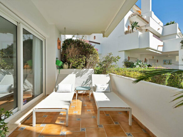 FOR SALE 🏡 Beachfront Garden Apartment in a Gated Community – Los Monteros, Marbella East 🇪🇸