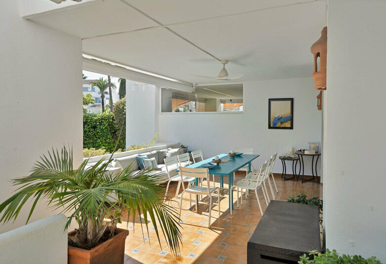FOR SALE 🏡 Beachfront Garden Apartment in a Gated Community – Los Monteros, Marbella East 🇪🇸
