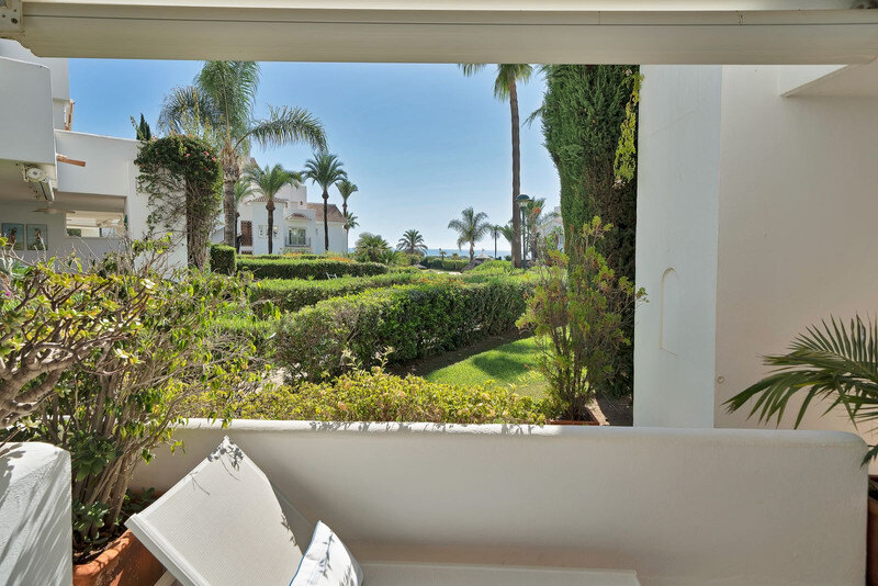 FOR SALE 🏡 Beachfront Garden Apartment in a Gated Community – Los Monteros, Marbella East 🇪🇸