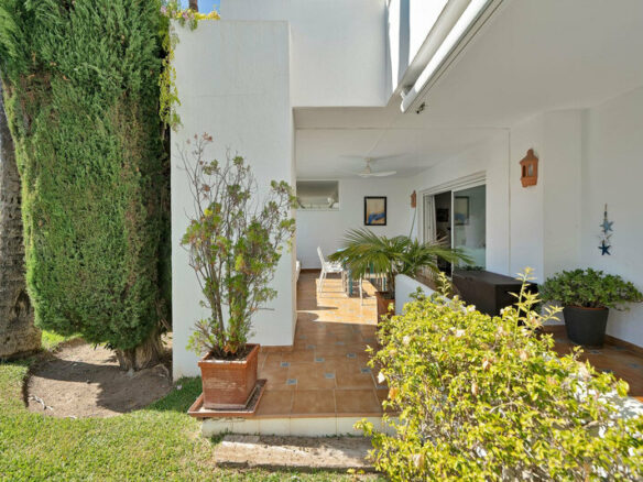 FOR SALE 🏡 Beachfront Garden Apartment in a Gated Community – Los Monteros, Marbella East 🇪🇸