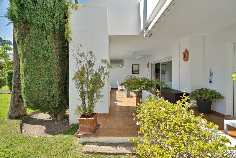 FOR SALE 🏡 Beachfront Garden Apartment in a Gated Community – Los Monteros, Marbella East 🇪🇸