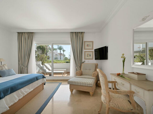 FOR SALE 🏡 Beachfront Garden Apartment in a Gated Community – Los Monteros, Marbella East 🇪🇸