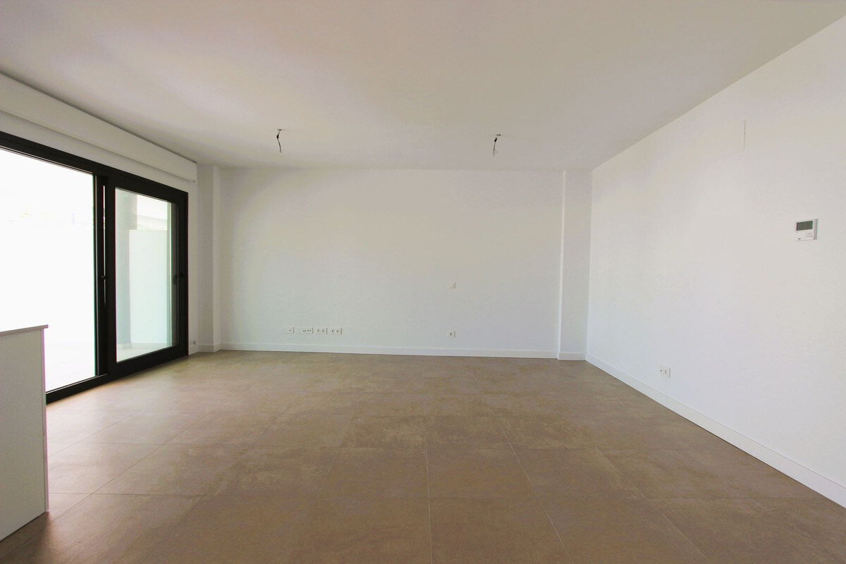 FOR SALE 🏡 New Two-Bedroom Apartment near the Beach in Estepona Town 🇪🇸