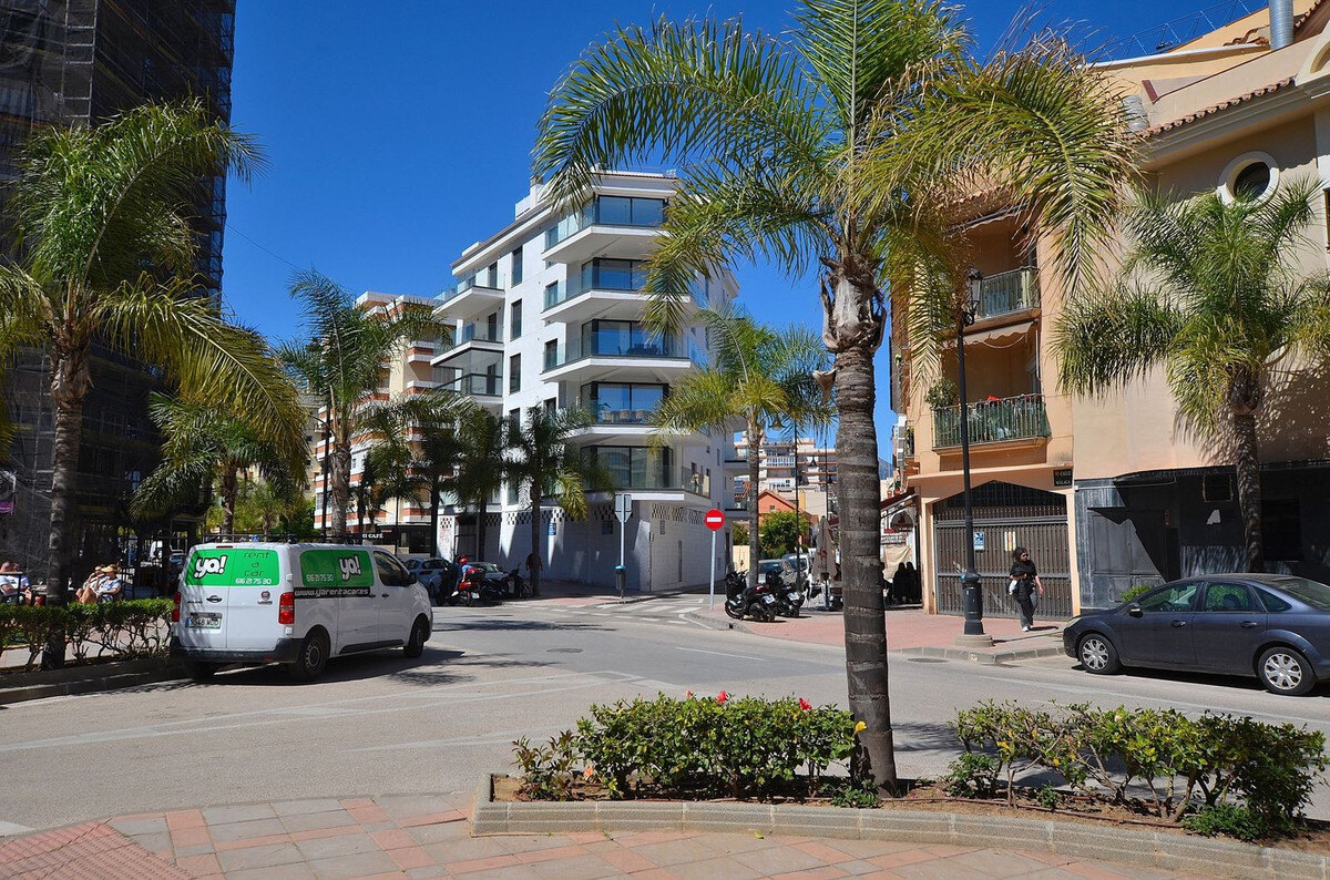 FOR SALE 🏡 New Two-Bedroom Apartment 350 m from the Sea – Fuengirola Centre 🇪🇸