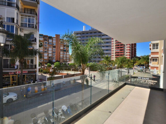 FOR SALE 🏡 New Two-Bedroom Apartment 350 m from the Sea – Fuengirola Centre 🇪🇸