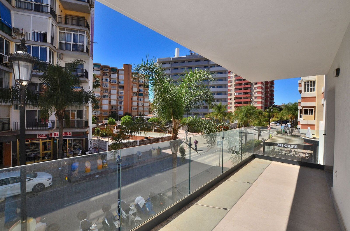 FOR SALE 🏡 New Two-Bedroom Apartment 350 m from the Sea – Fuengirola Centre 🇪🇸