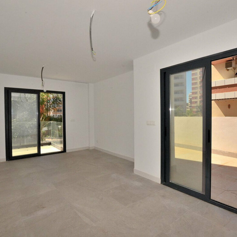 FOR SALE 🏡 New Two-Bedroom Apartment 350 m from the Sea – Fuengirola Centre 🇪🇸