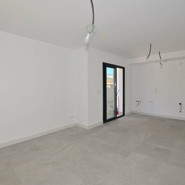 FOR SALE 🏡 New Two-Bedroom Apartment 350 m from the Sea – Fuengirola Centre 🇪🇸