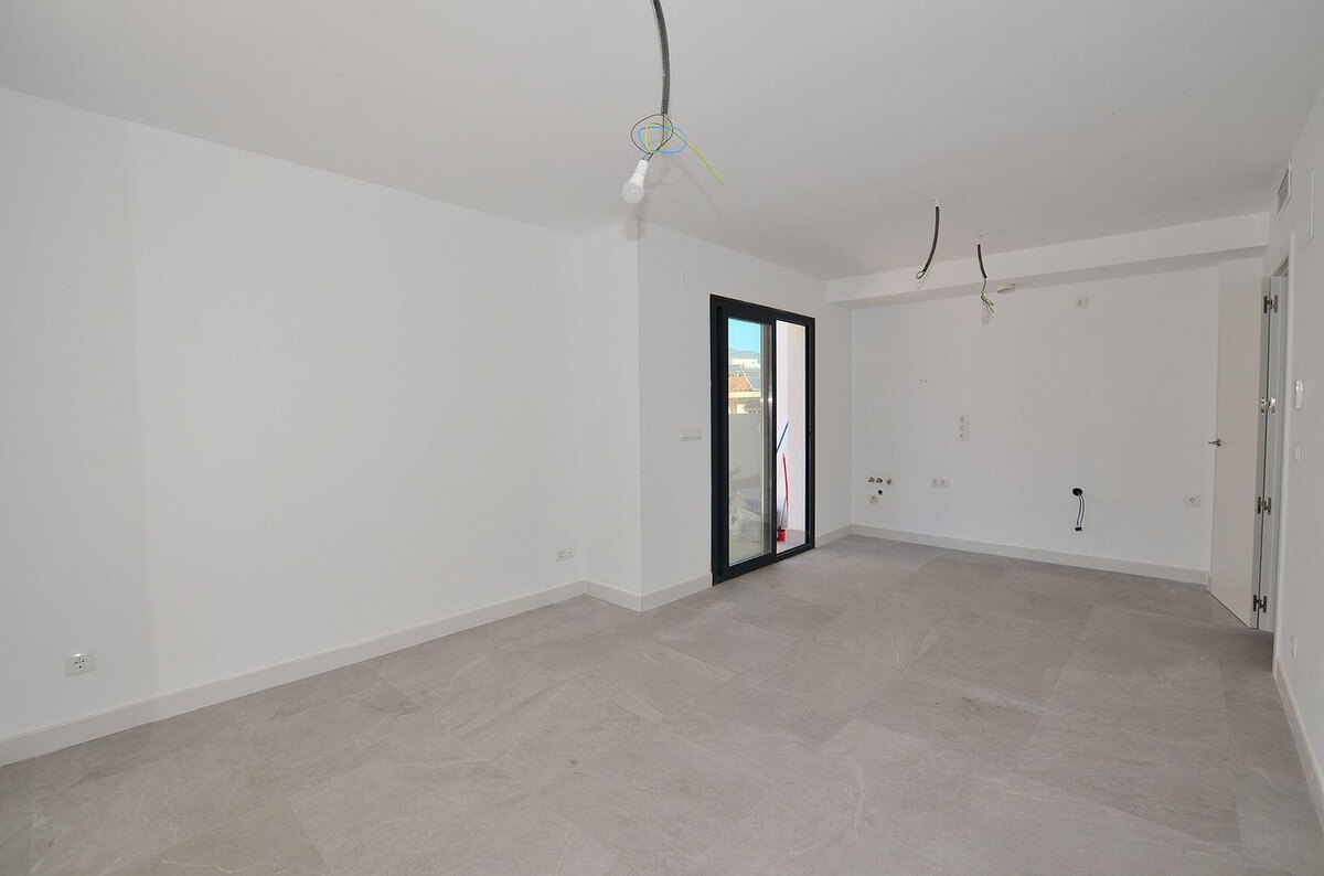 FOR SALE 🏡 New Two-Bedroom Apartment 350 m from the Sea – Fuengirola Centre 🇪🇸