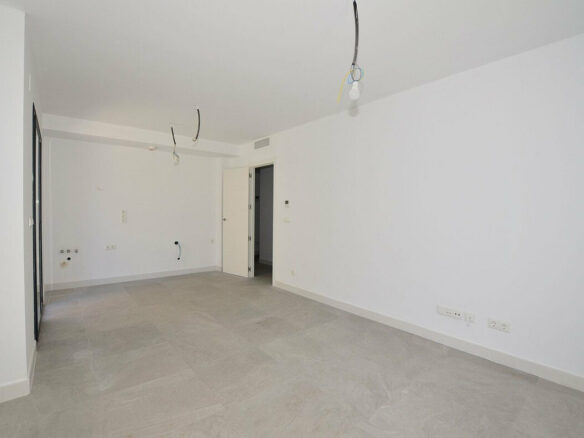 FOR SALE 🏡 New Two-Bedroom Apartment 350 m from the Sea – Fuengirola Centre 🇪🇸