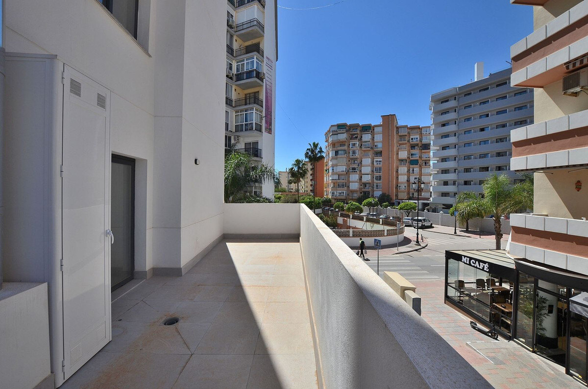 FOR SALE 🏡 New Two-Bedroom Apartment 350 m from the Sea – Fuengirola Centre 🇪🇸