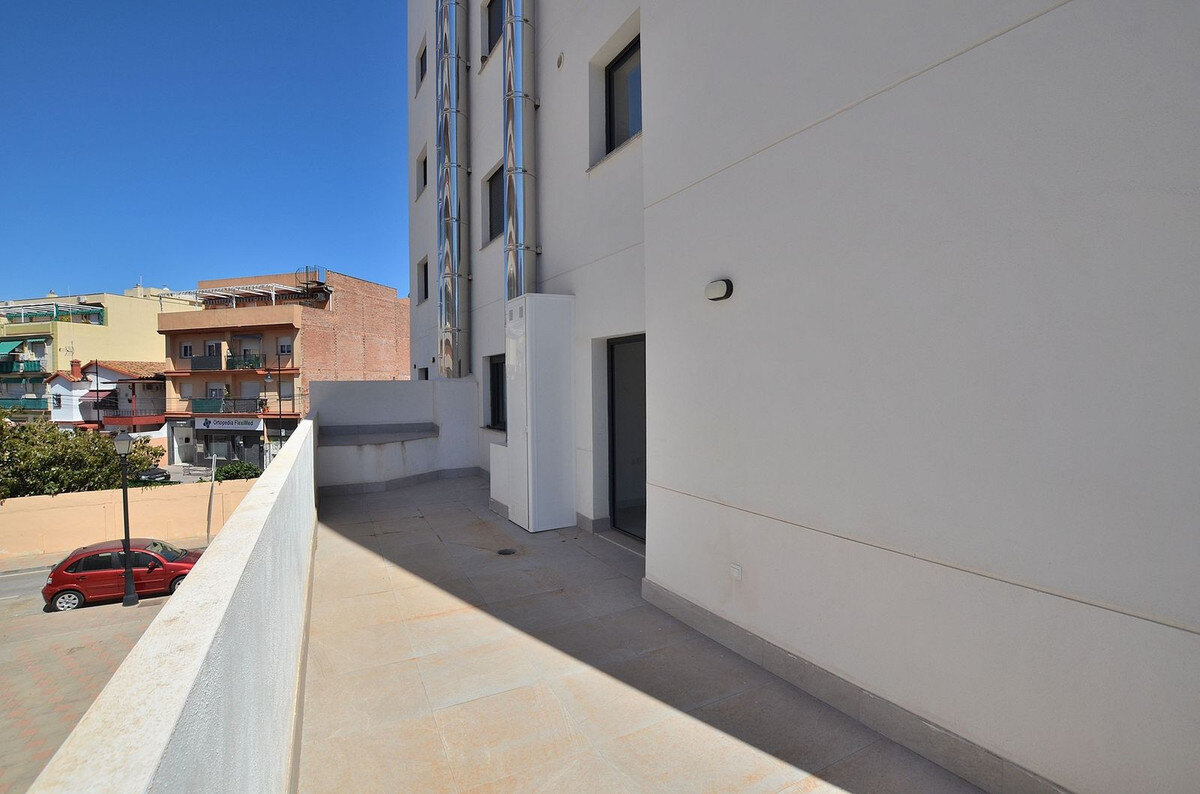 FOR SALE 🏡 New Two-Bedroom Apartment 350 m from the Sea – Fuengirola Centre 🇪🇸