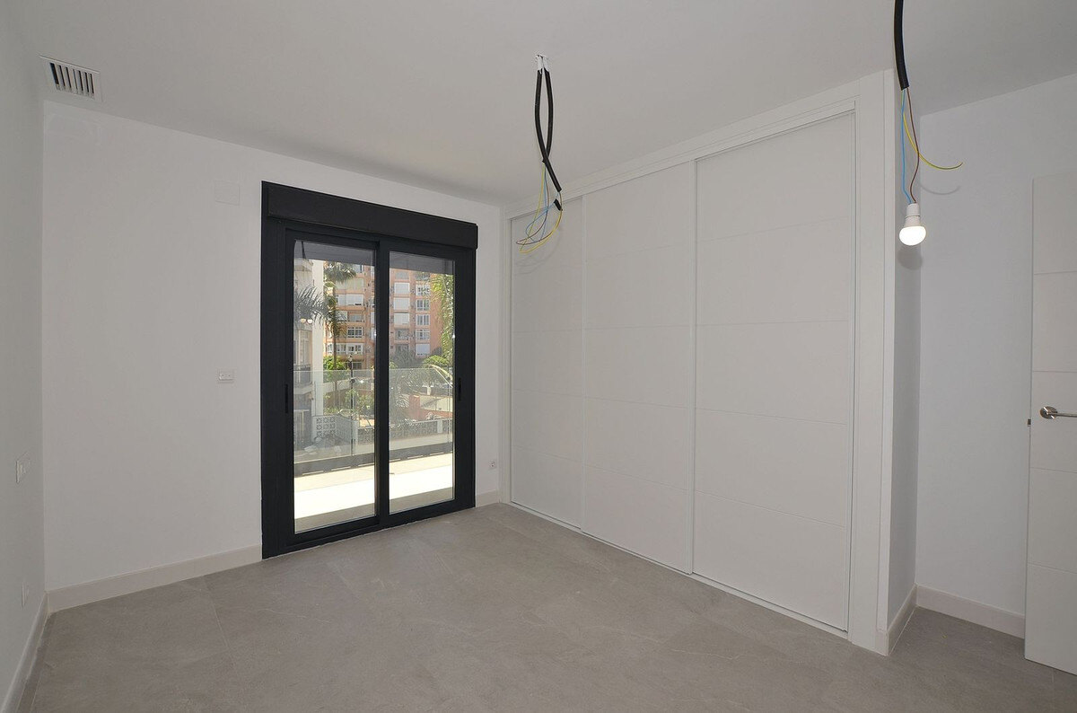 FOR SALE 🏡 New Two-Bedroom Apartment 350 m from the Sea – Fuengirola Centre 🇪🇸