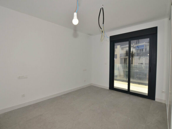 FOR SALE 🏡 New Two-Bedroom Apartment 350 m from the Sea – Fuengirola Centre 🇪🇸