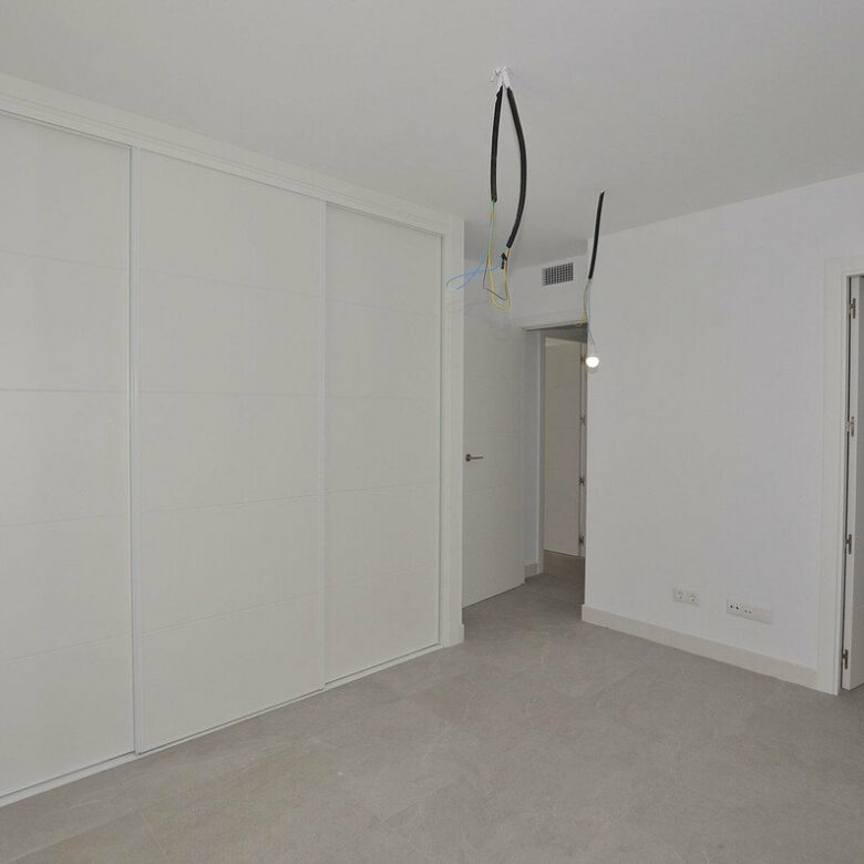 FOR SALE 🏡 New Two-Bedroom Apartment 350 m from the Sea – Fuengirola Centre 🇪🇸