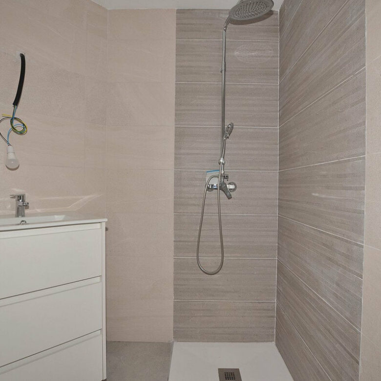FOR SALE 🏡 New Two-Bedroom Apartment 350 m from the Sea – Fuengirola Centre 🇪🇸